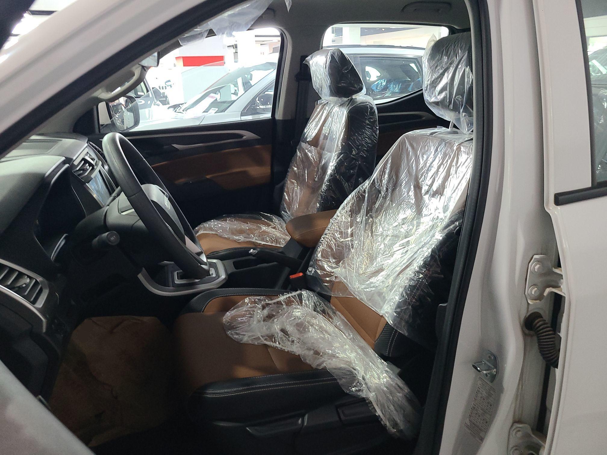 上汽MAXUS 上汽大通T70 2020款 2.0T汽油自动两驱精英型标厢高底盘