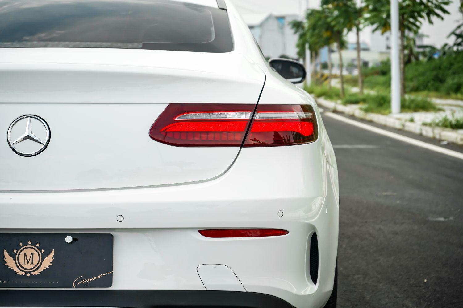 奔驰E级 2018款 E 200 轿跑车(进口)