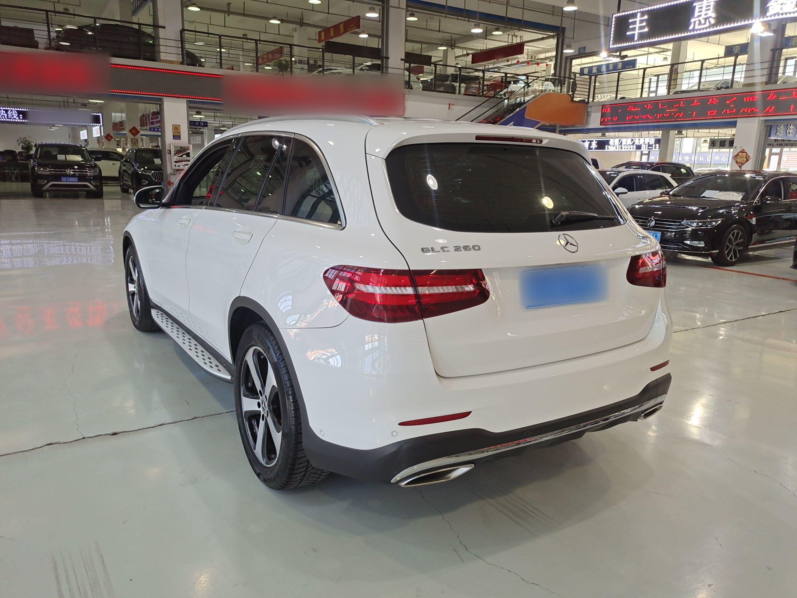 奔驰GLC级 2018款 改款 GLC 260 4MATIC 豪华型