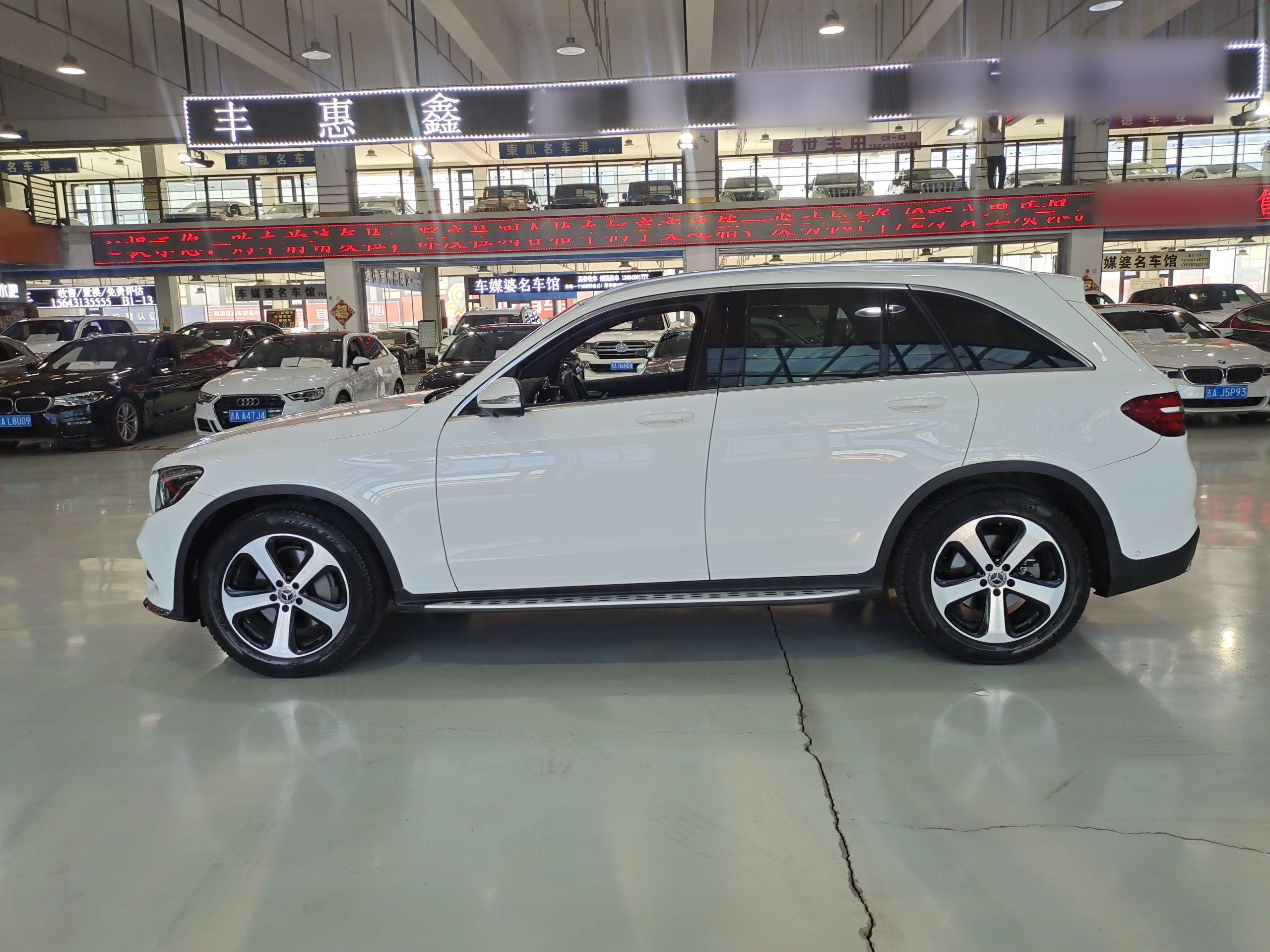 奔驰GLC级 2018款 改款 GLC 260 4MATIC 豪华型