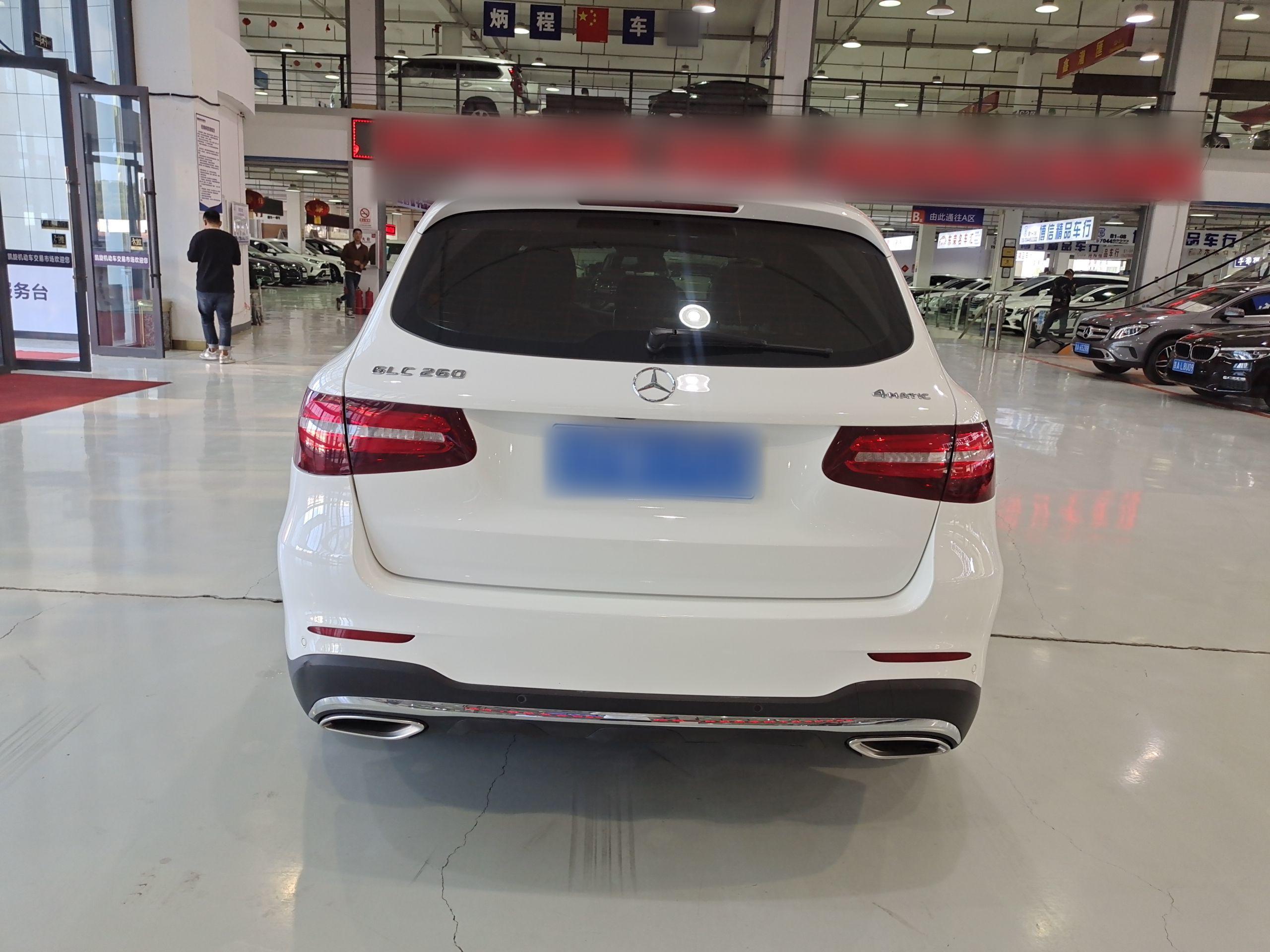 奔驰GLC级 2018款 改款 GLC 260 4MATIC 豪华型