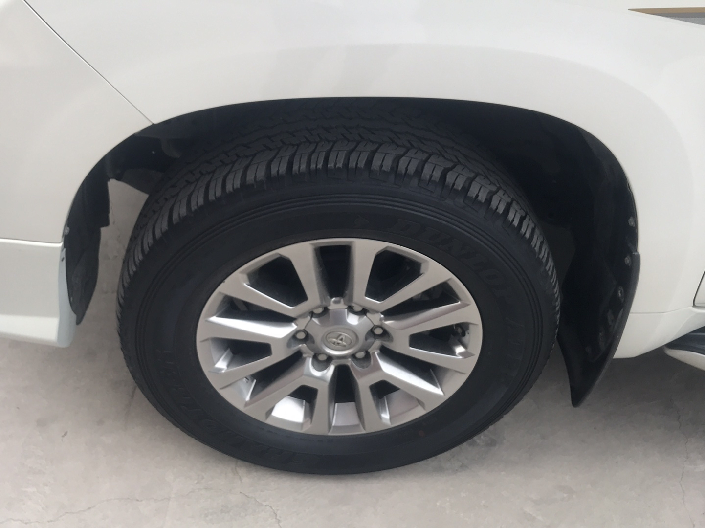 丰田 普拉多 2019款 3.5L 自动TX-L尊享版后挂备胎