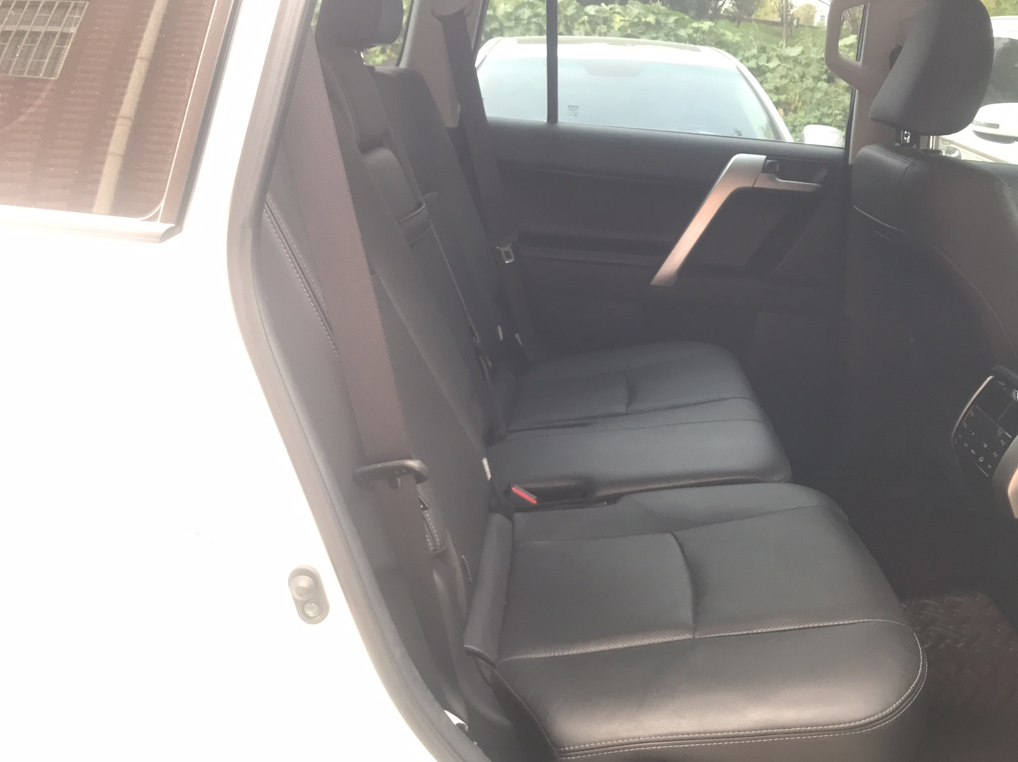 丰田 普拉多 2019款 3.5L 自动TX-L尊享版后挂备胎