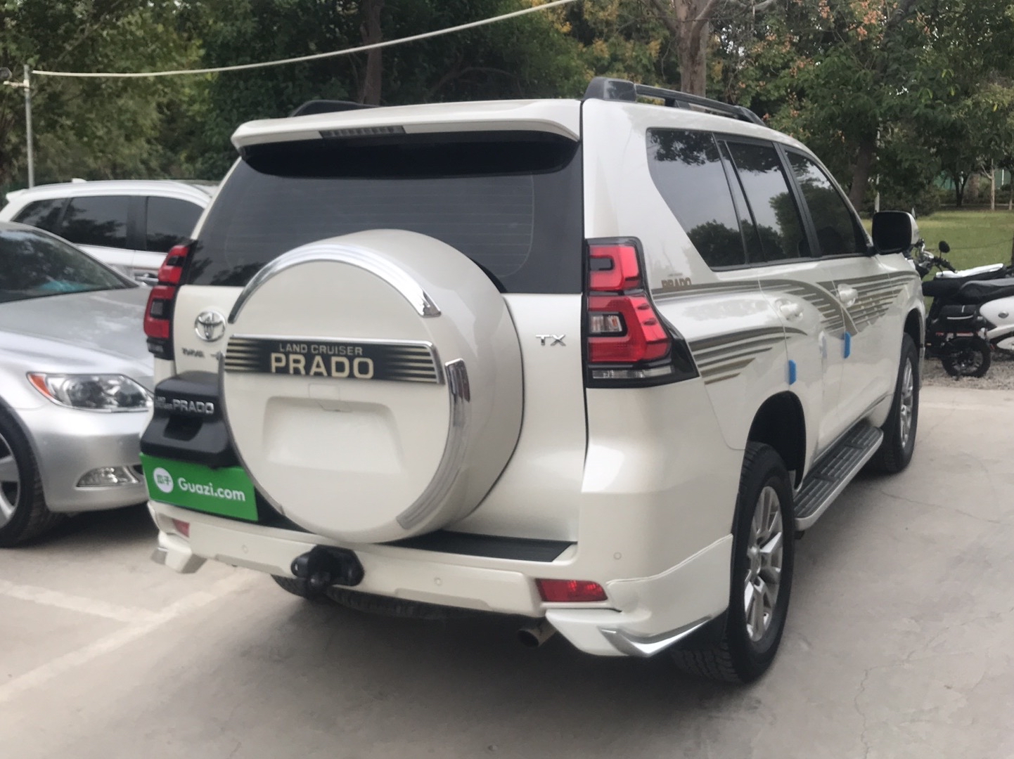 丰田 普拉多 2019款 3.5L 自动TX-L尊享版后挂备胎