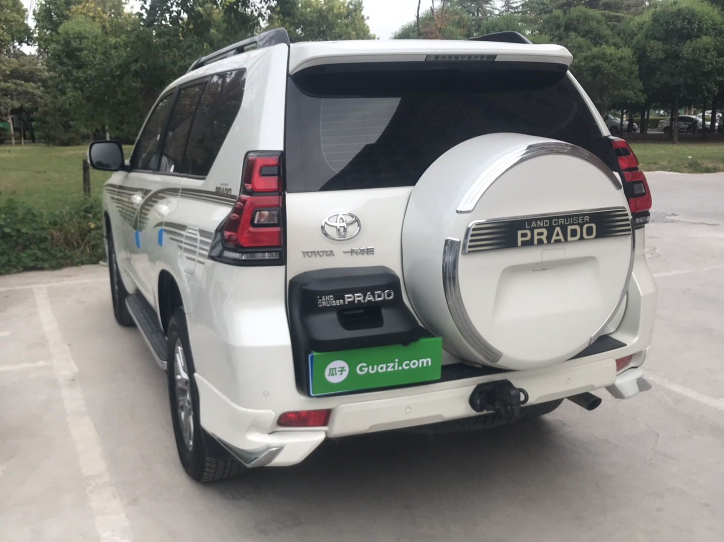 丰田 普拉多 2019款 3.5L 自动TX-L尊享版后挂备胎