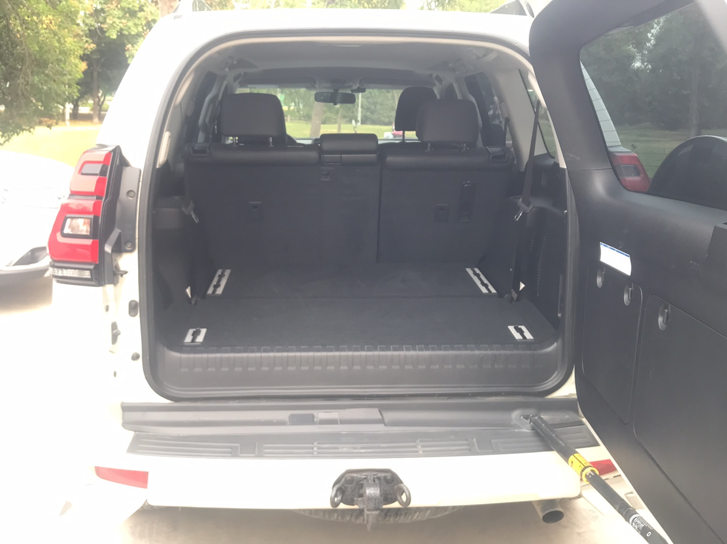 丰田 普拉多 2019款 3.5L 自动TX-L尊享版后挂备胎