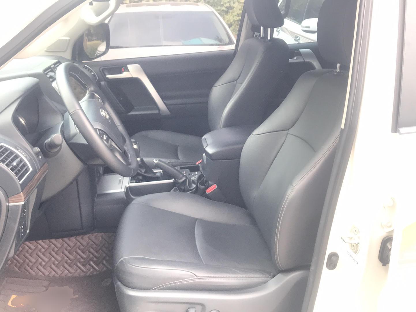 丰田 普拉多 2019款 3.5L 自动TX-L尊享版后挂备胎