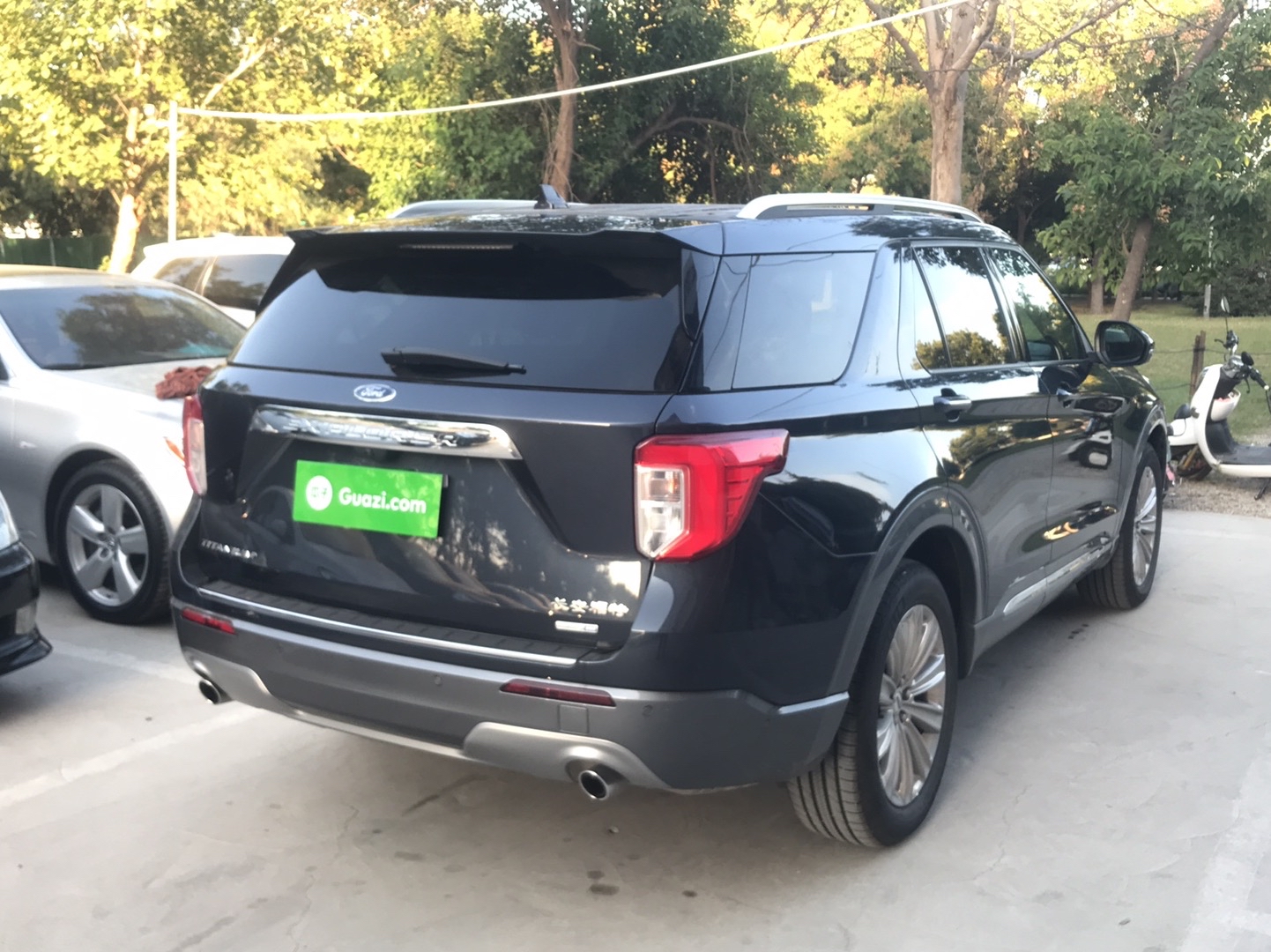 福特 探险者 2020款 EcoBoost 285 四驱钛金版 7座