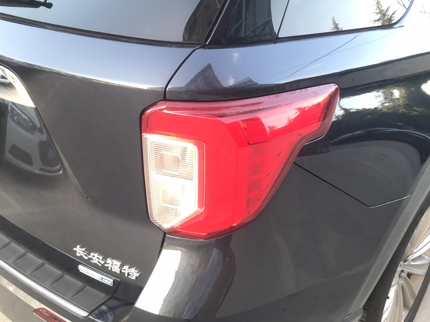 福特 探险者 2020款 EcoBoost 285 四驱钛金版 7座