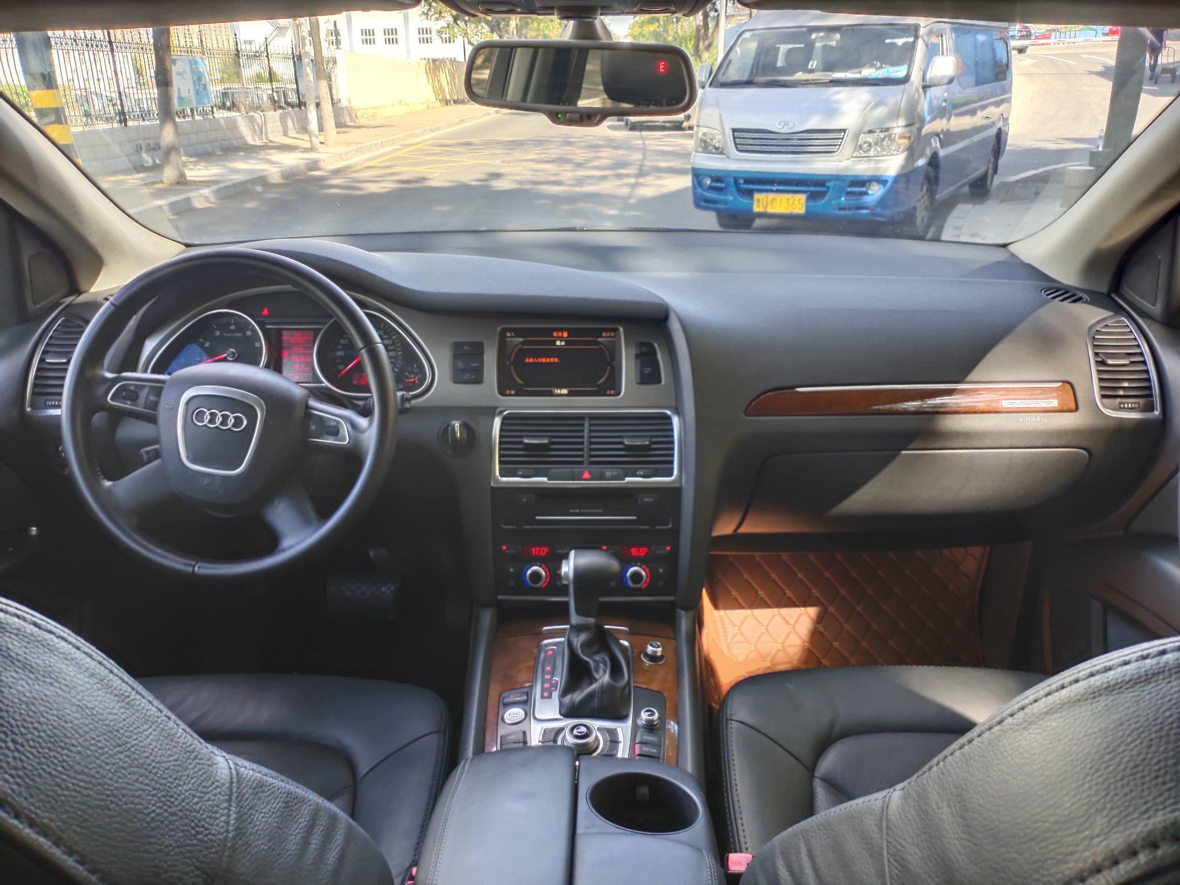 奥迪Q7 2011款 3.0 TFSI 进取型(200kW)(进口)