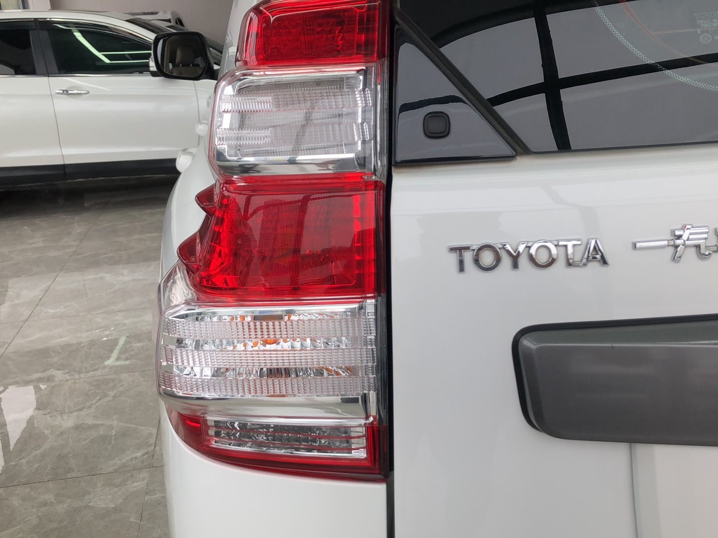 丰田 普拉多 2014款 4.0L 自动TX-L