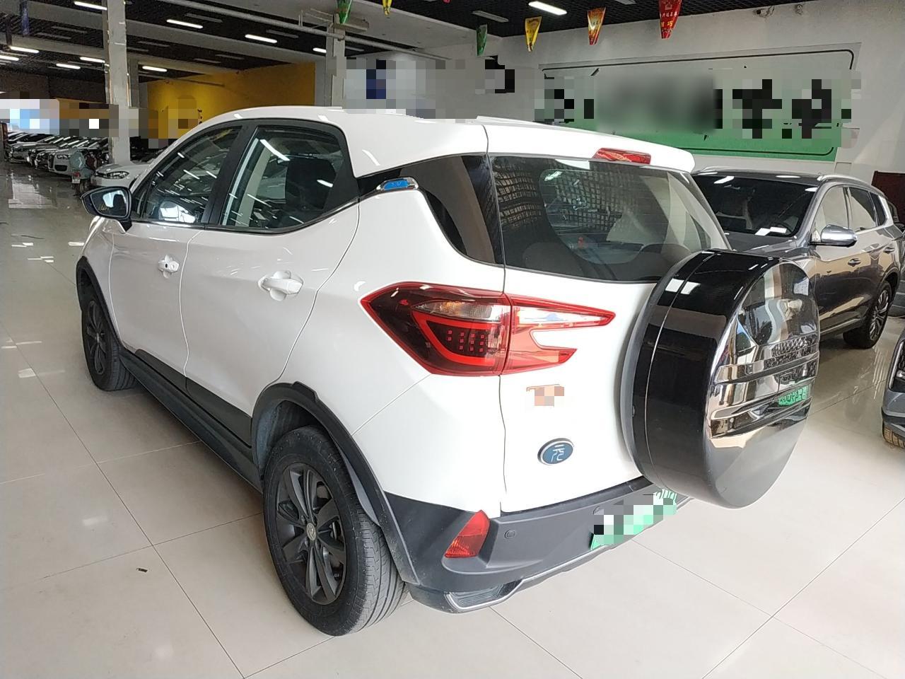 比亚迪 元新能源 2019款 EV360 智联领动型