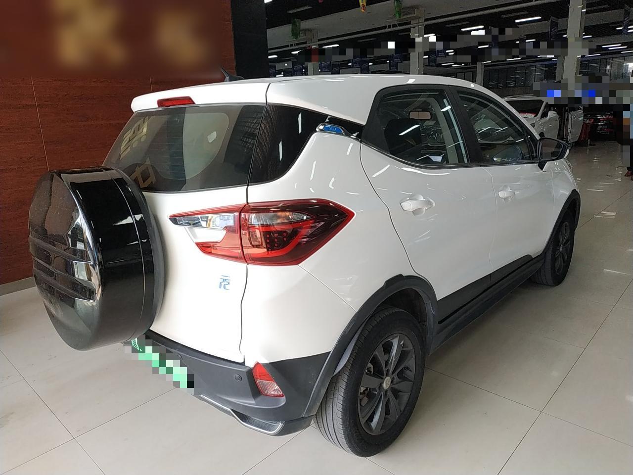 比亚迪 元新能源 2019款 EV360 智联领动型