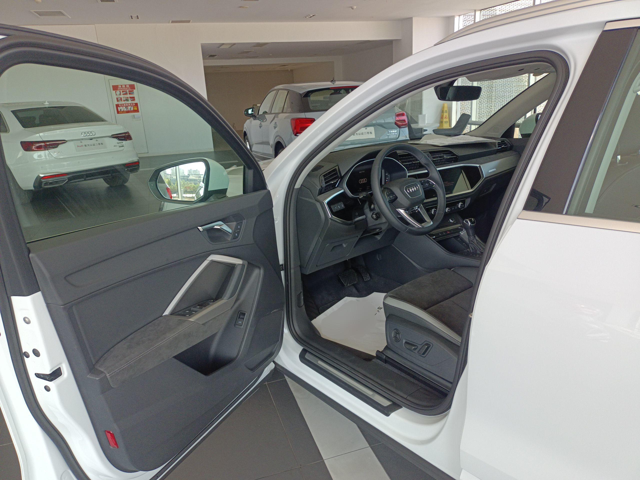 奥迪Q3 2022款 35 TFSI 进取动感型