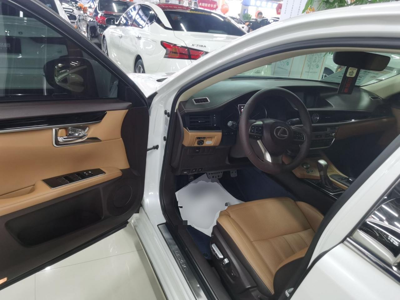雷克萨斯ES 2015款 200 精英版