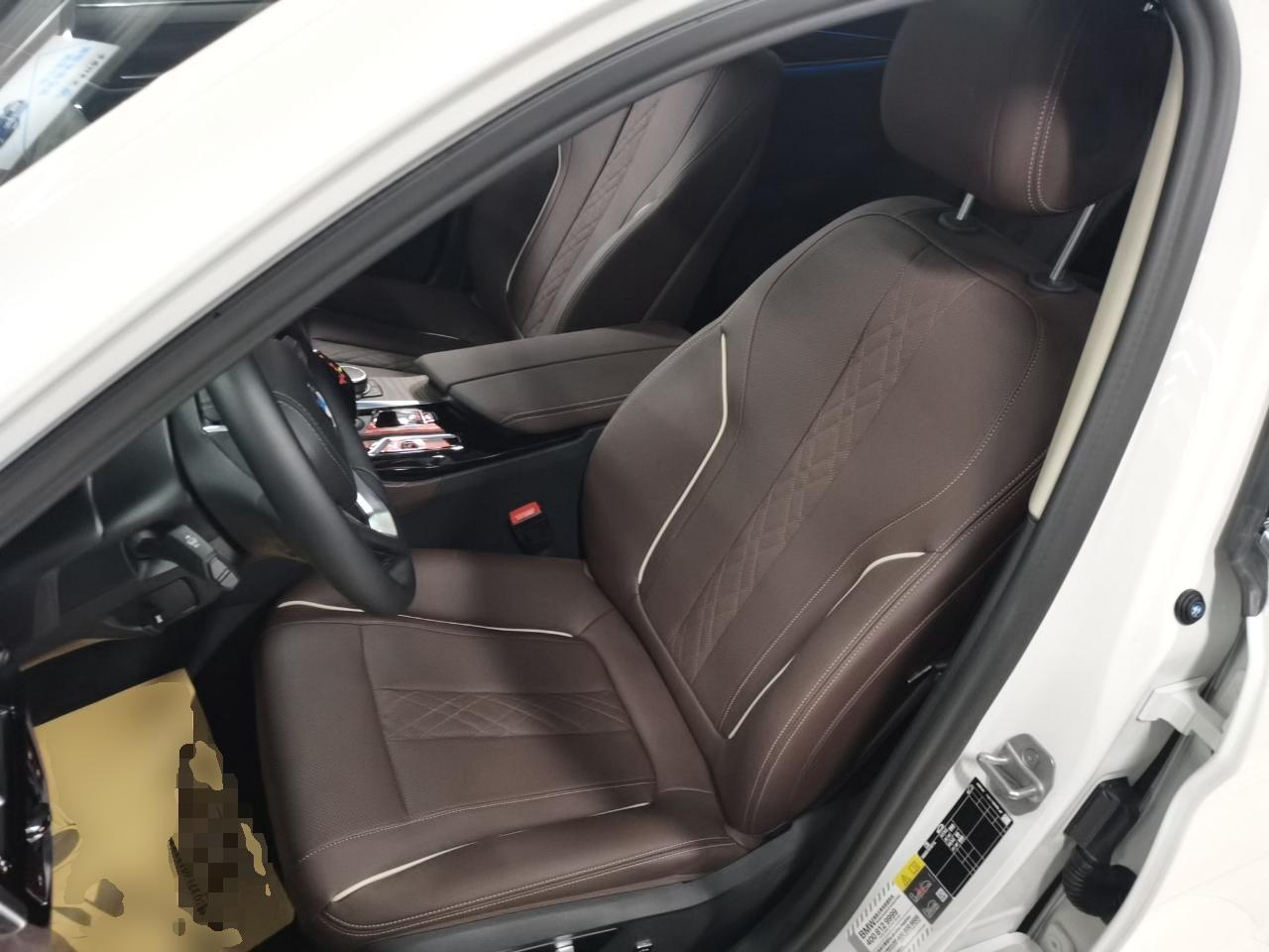 宝马5系新能源 2022款 改款 535Le 豪华套装