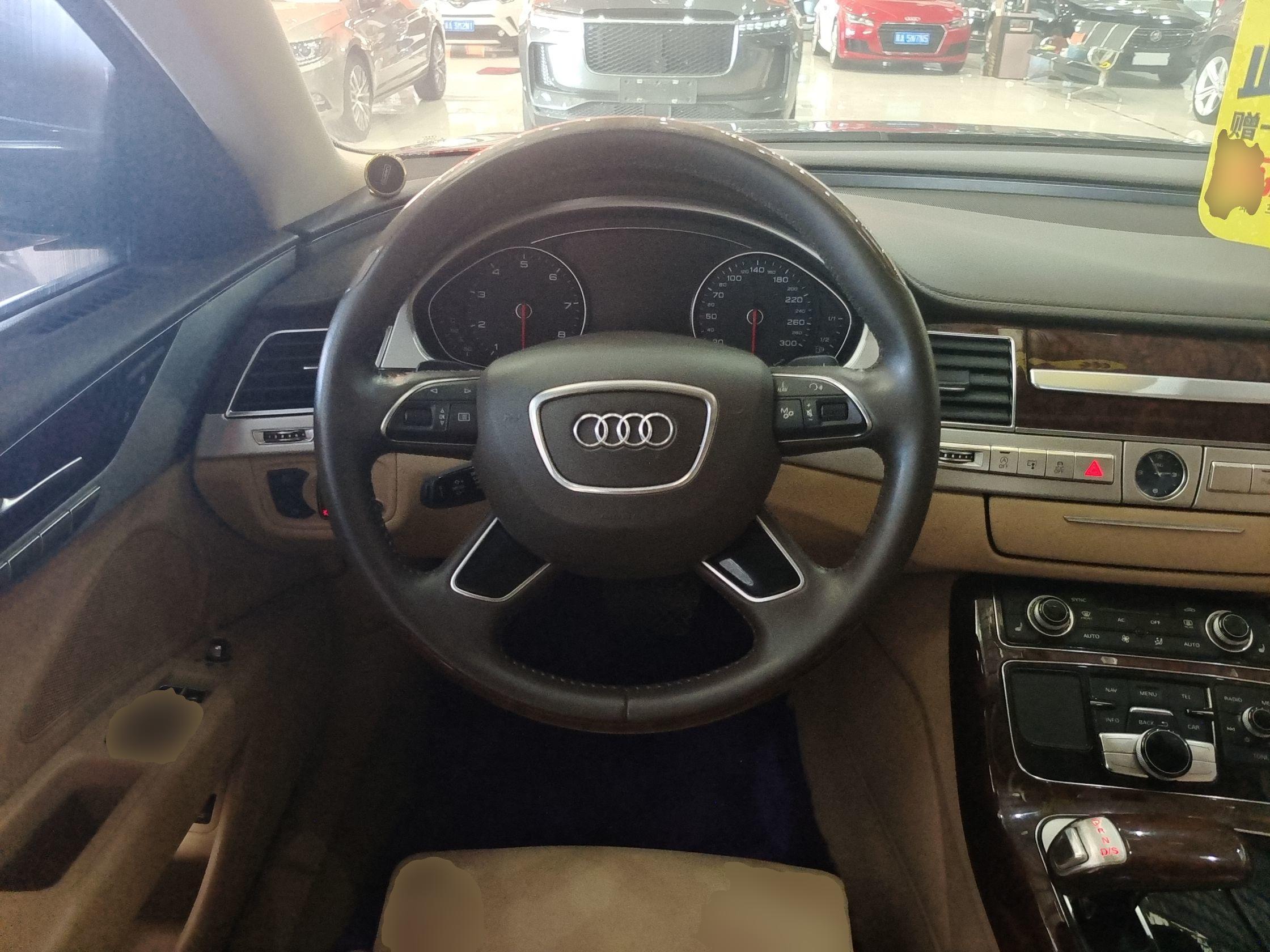 奥迪A8L 2012款 A8L 45 TFSI quattro舒适型(进口)