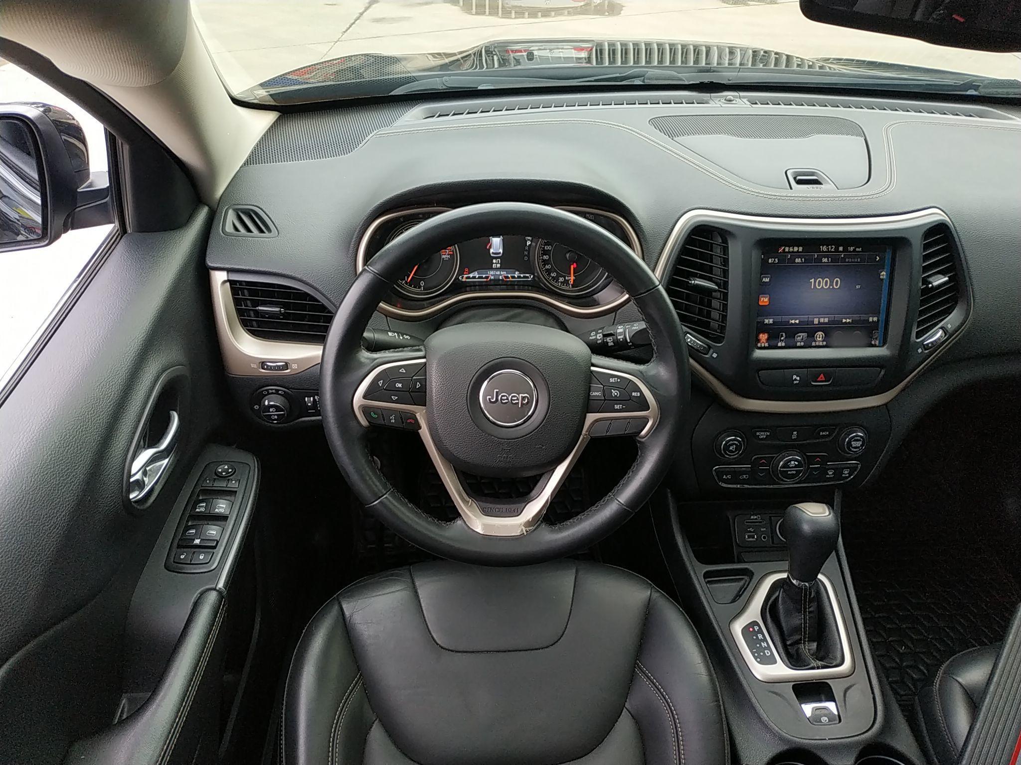 Jeep 自由光 2016款 2.0L 优越版