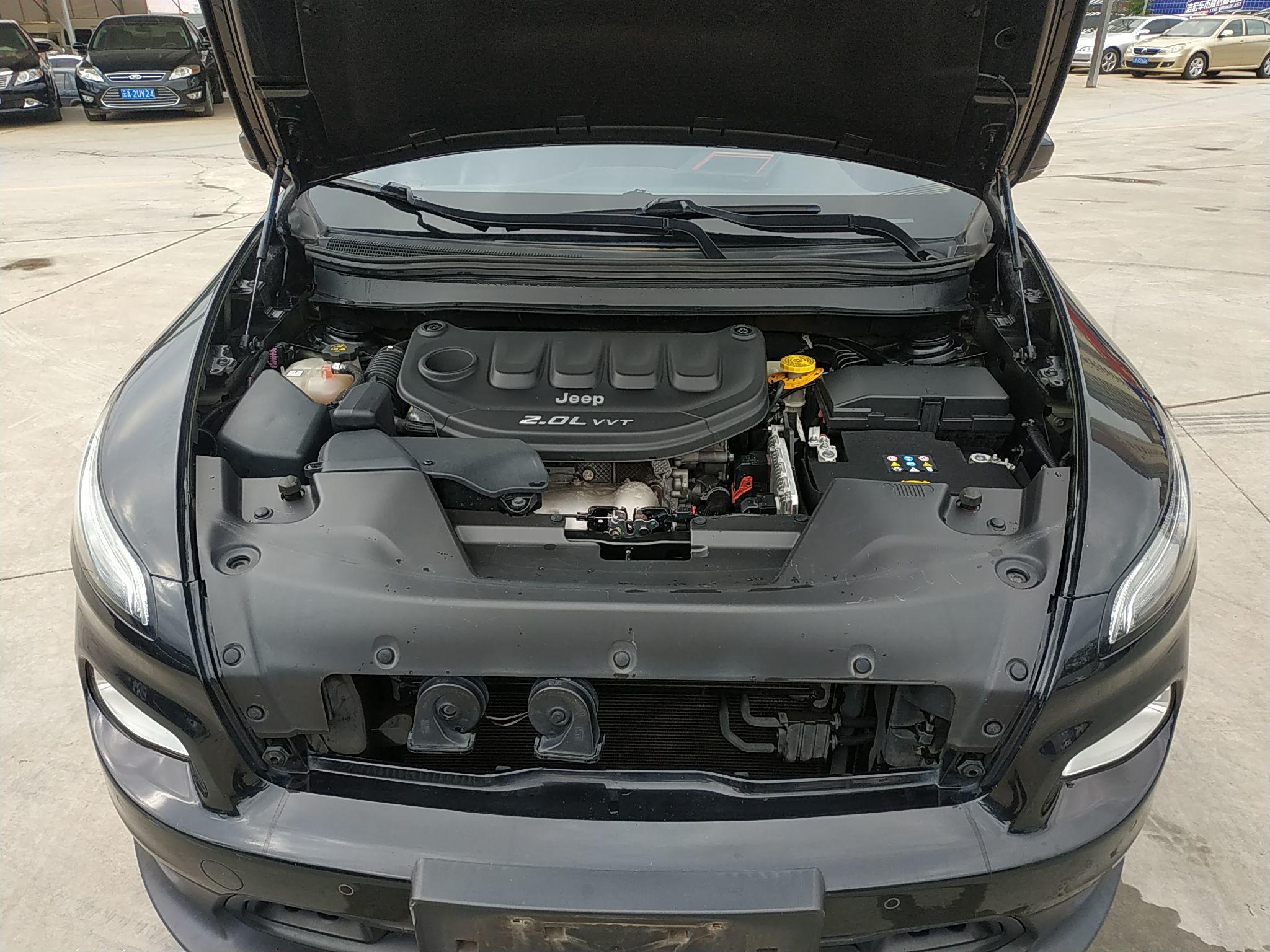 Jeep 自由光 2016款 2.0L 优越版