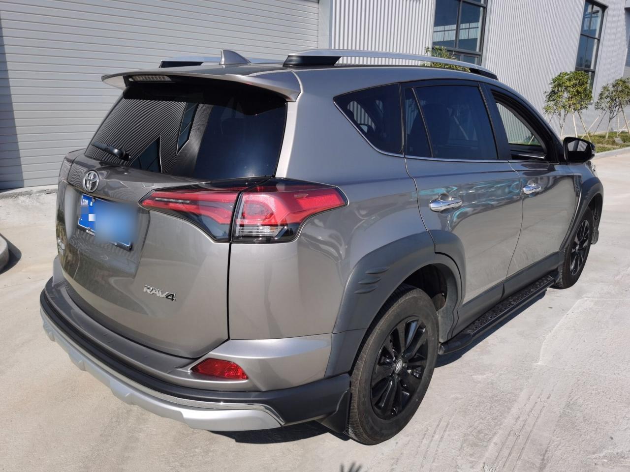 丰田 RAV4 2019款 2.0L CVT两驱风尚X限量版 国V