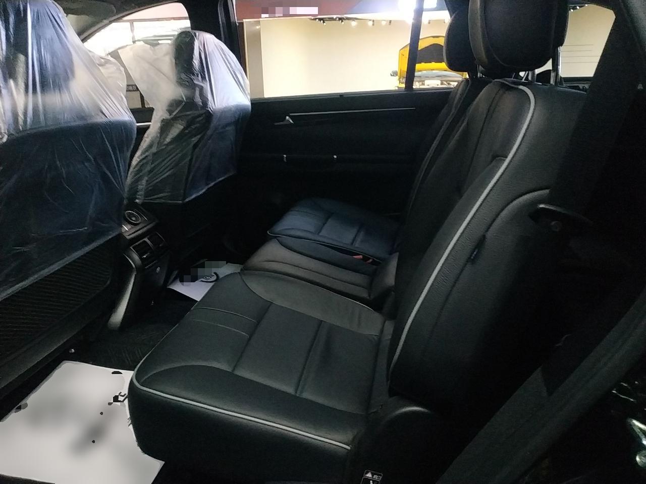 奔驰R级 2017款 R 320 4MATIC 商务型臻藏版(进口)