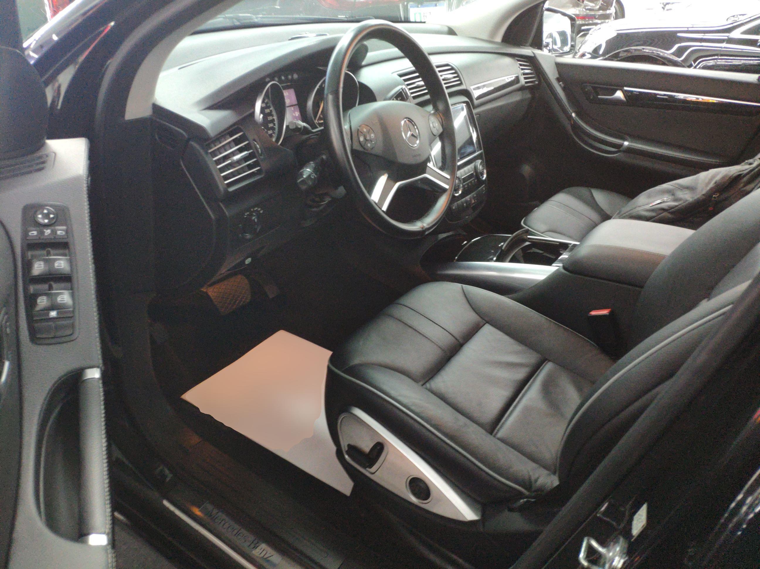 奔驰R级 2017款 R 320 4MATIC 商务型臻藏版(进口)