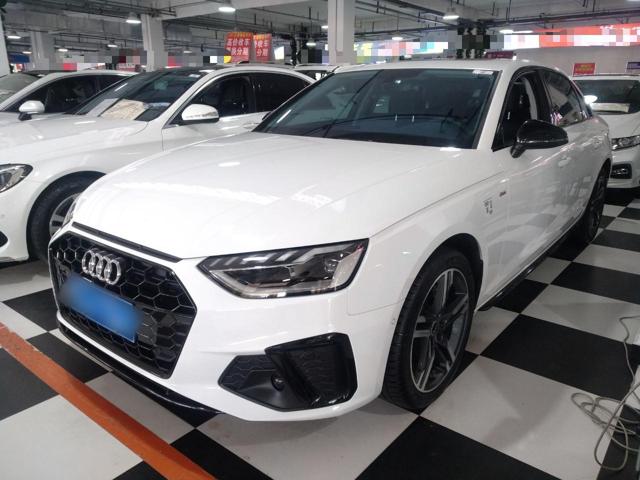 奥迪A4L 2022款 40 TFSI 豪华动感型