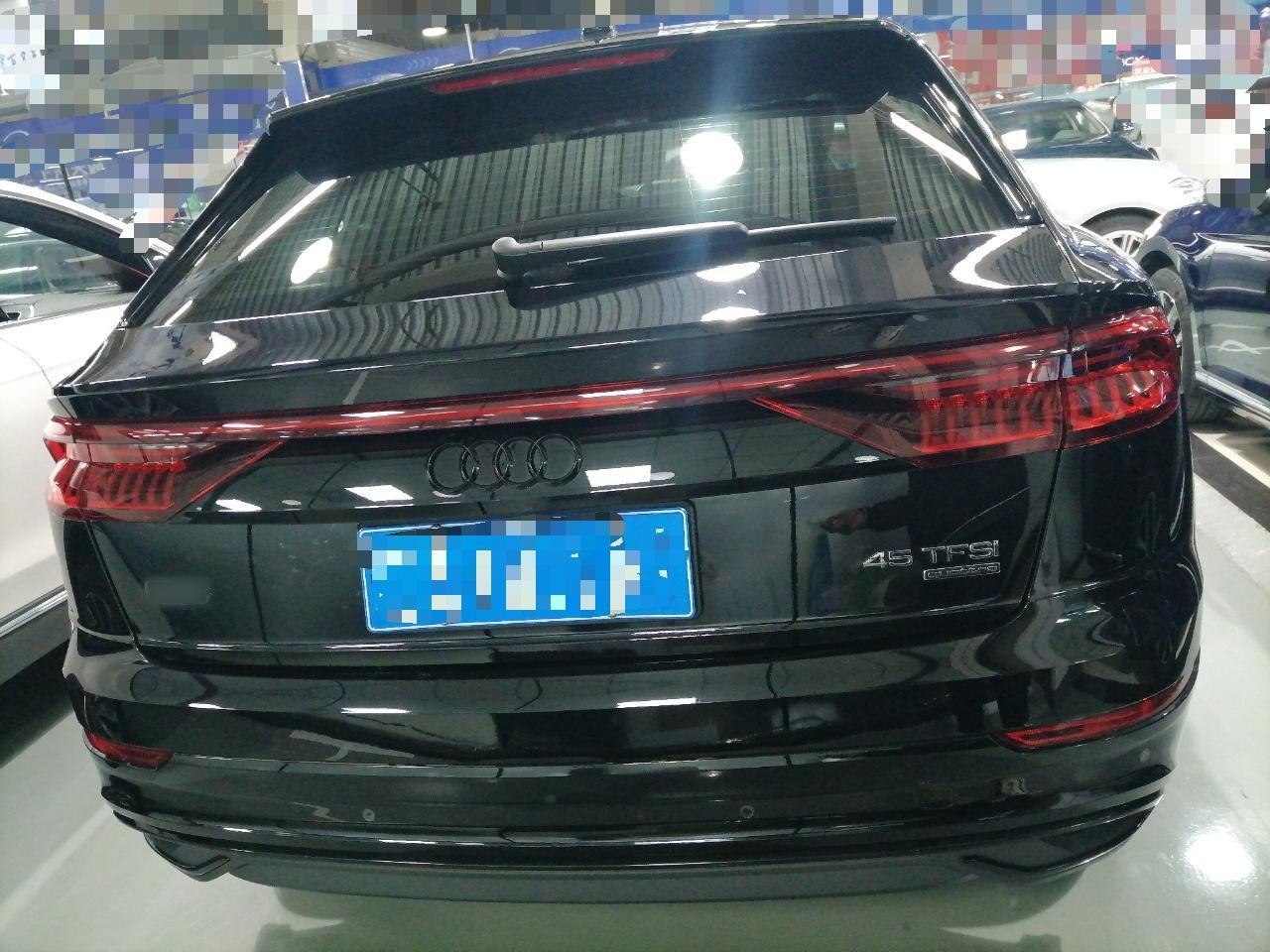 奥迪Q8 2021款 45 TFSI 豪华致雅型(进口)