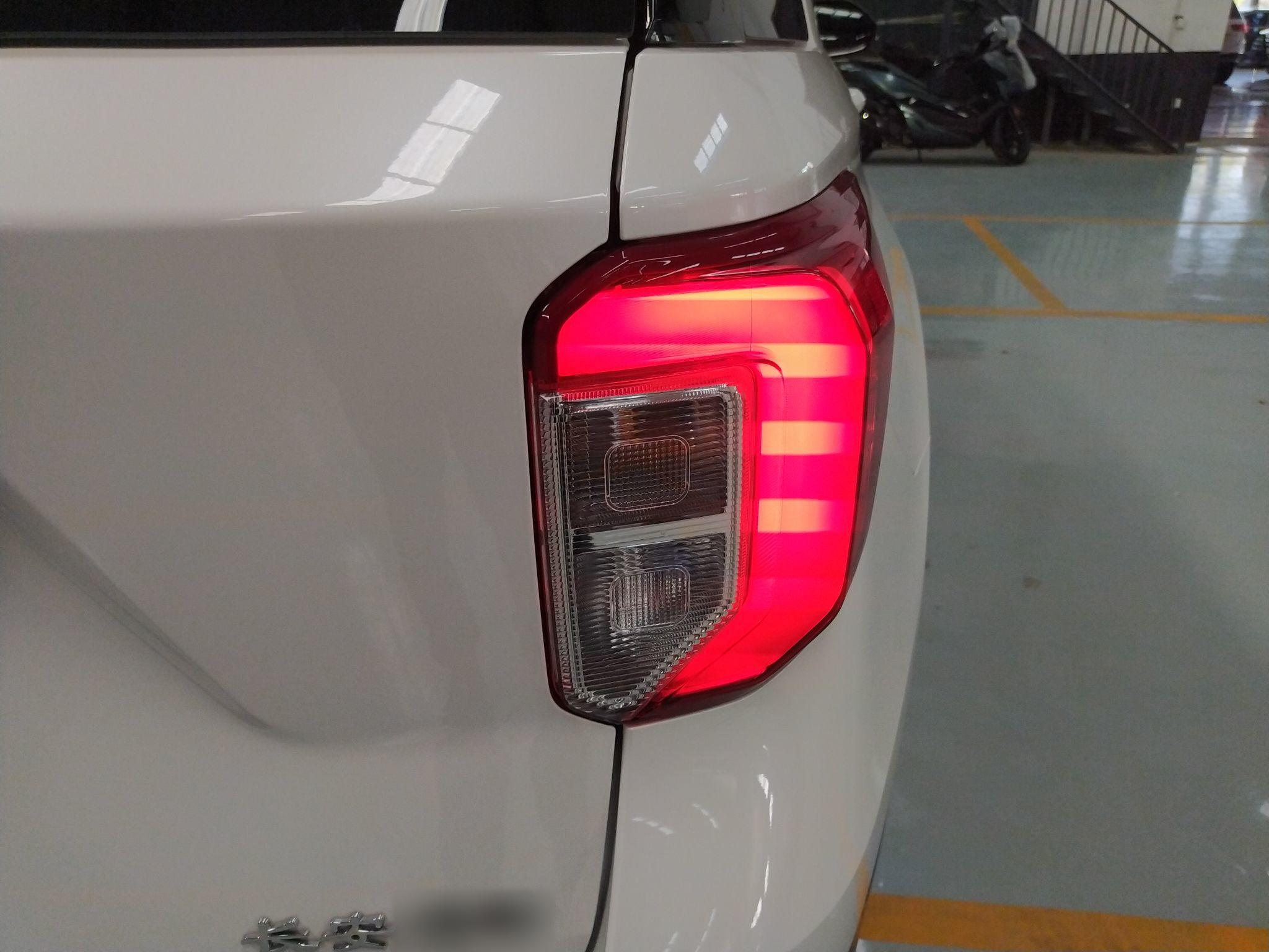 福特 探险者 2020款 EcoBoost 285 后驱风尚版 7座