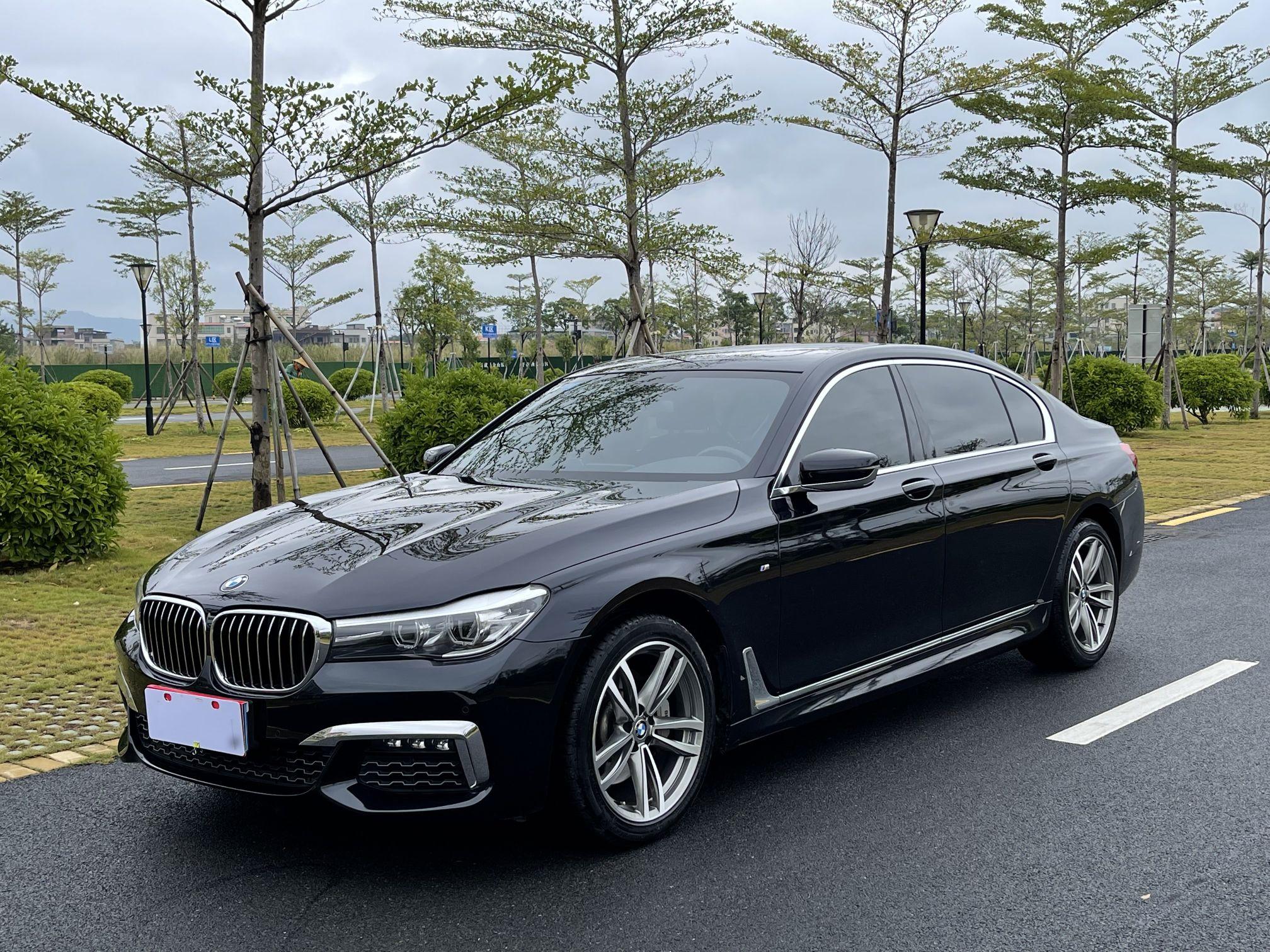 宝马X5 2022款 改款 xDrive 30Li 尊享型M运动套装