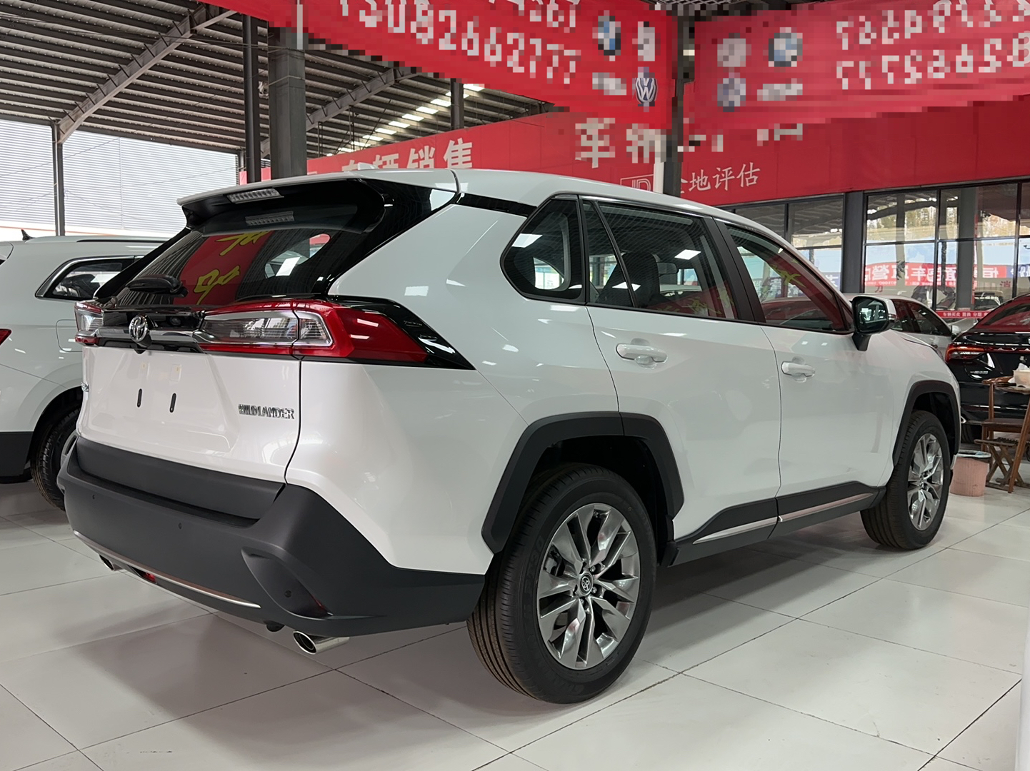 丰田 威兰达 2022款 2.0L CVT两驱豪华PLUS版