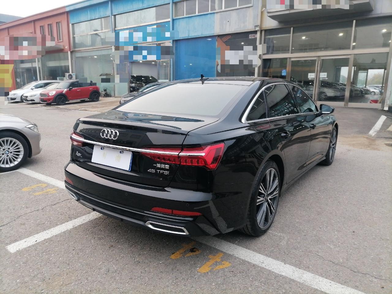 奥迪A6L 2022款 45 TFSI 臻选动感型