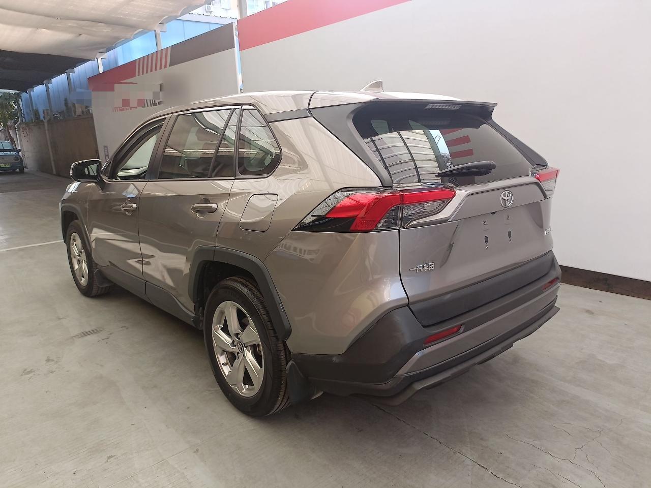 丰田 RAV4 2020款 2.0L CVT两驱风尚版