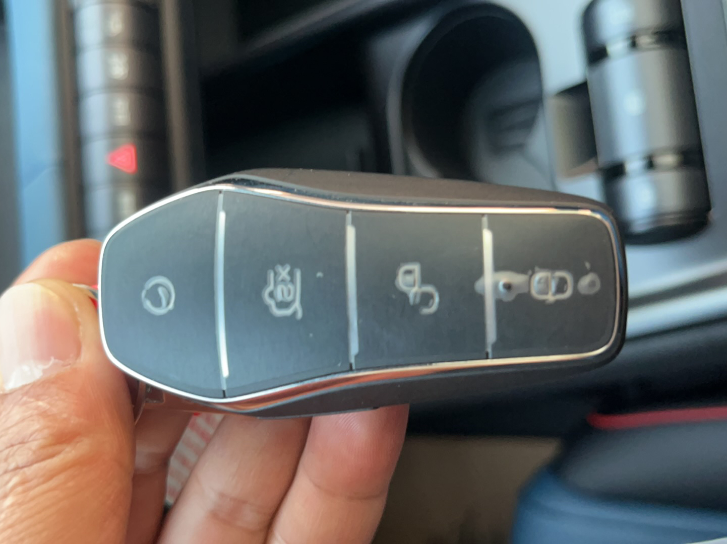 比亚迪 海豚 2021款 405km 时尚版