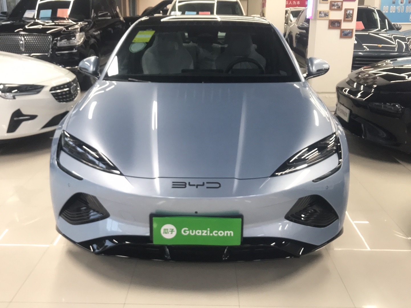 比亚迪 海豹 2022款 550km 标准续航后驱版尊贵型