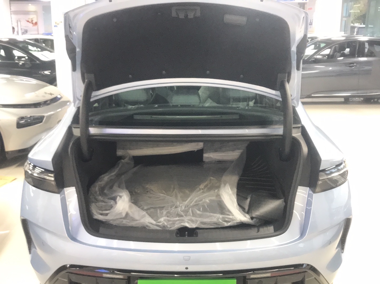 比亚迪 海豹 2022款 550km 标准续航后驱版尊贵型