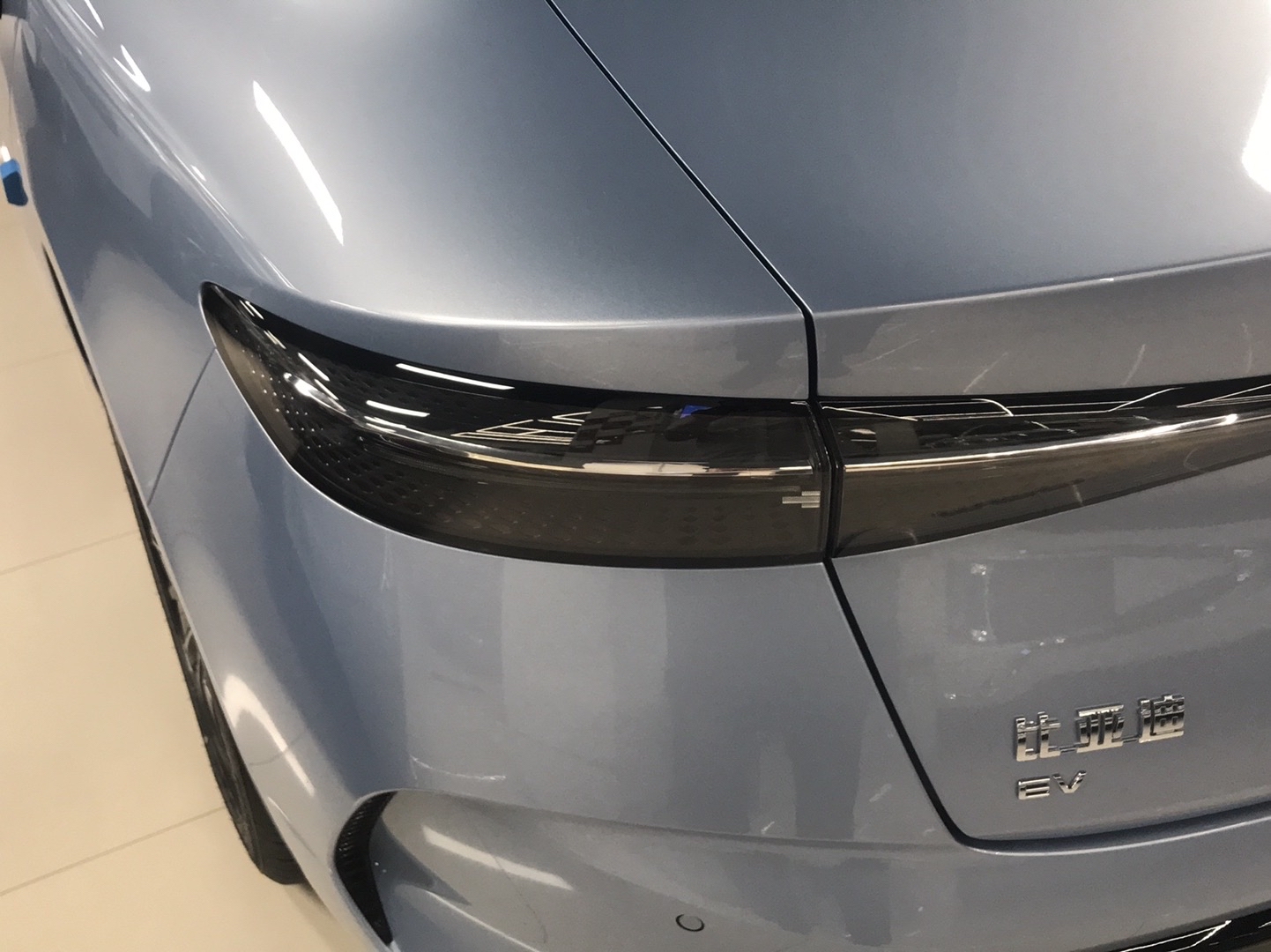 比亚迪 海豹 2022款 550km 标准续航后驱版尊贵型