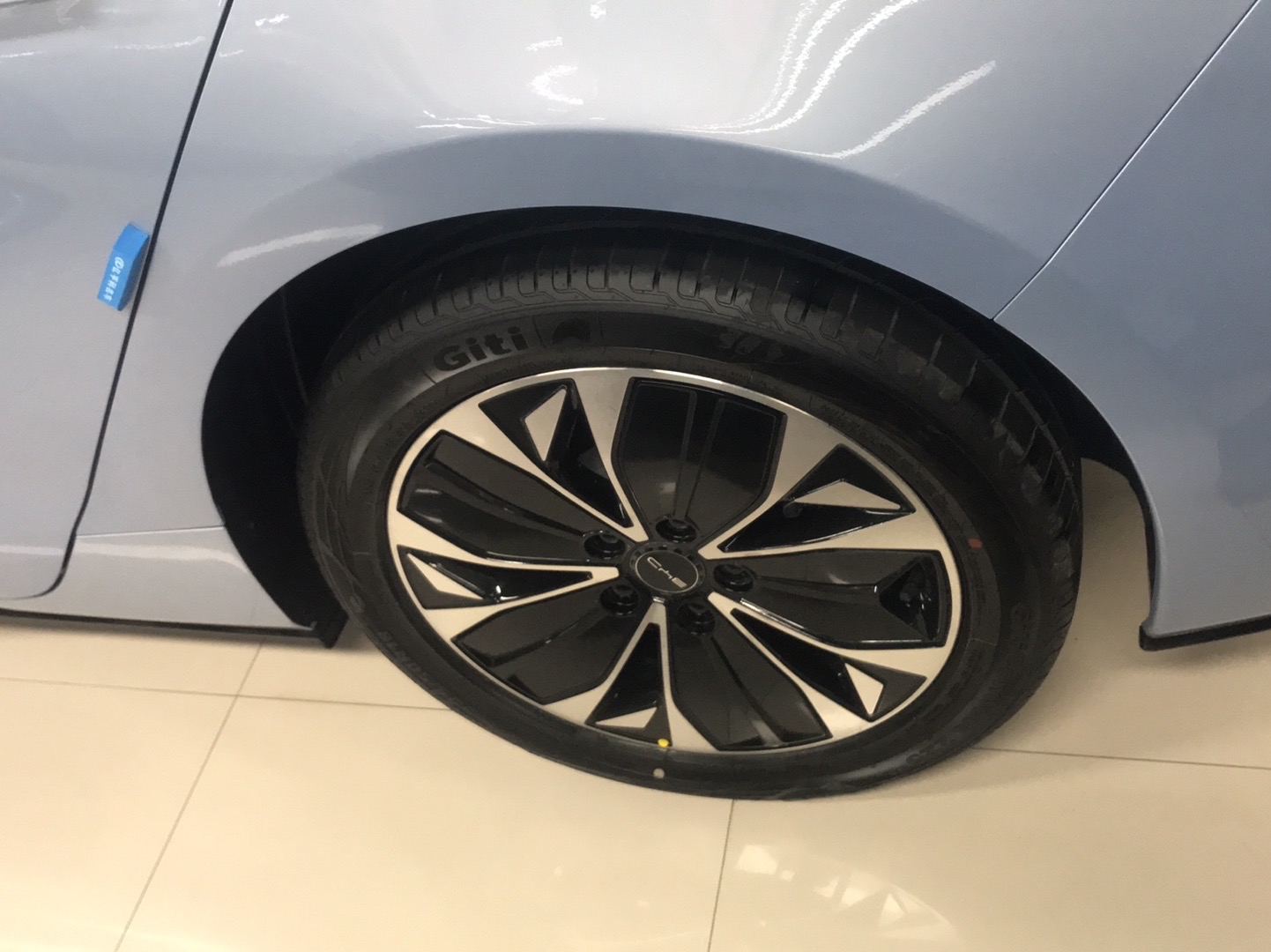 比亚迪 海豹 2022款 550km 标准续航后驱版尊贵型