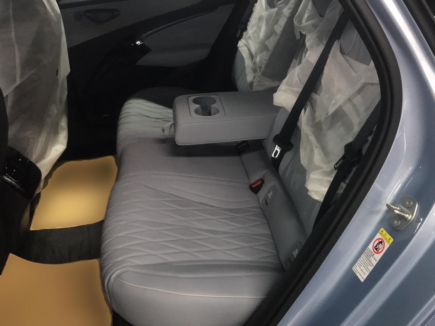 比亚迪 海豹 2022款 550km 标准续航后驱版尊贵型