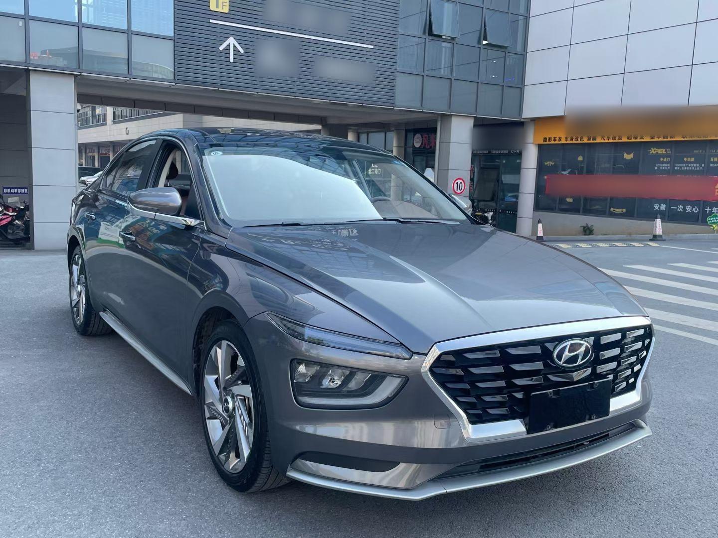 现代 名图 2021款 1.8L CVT LUX尊贵版