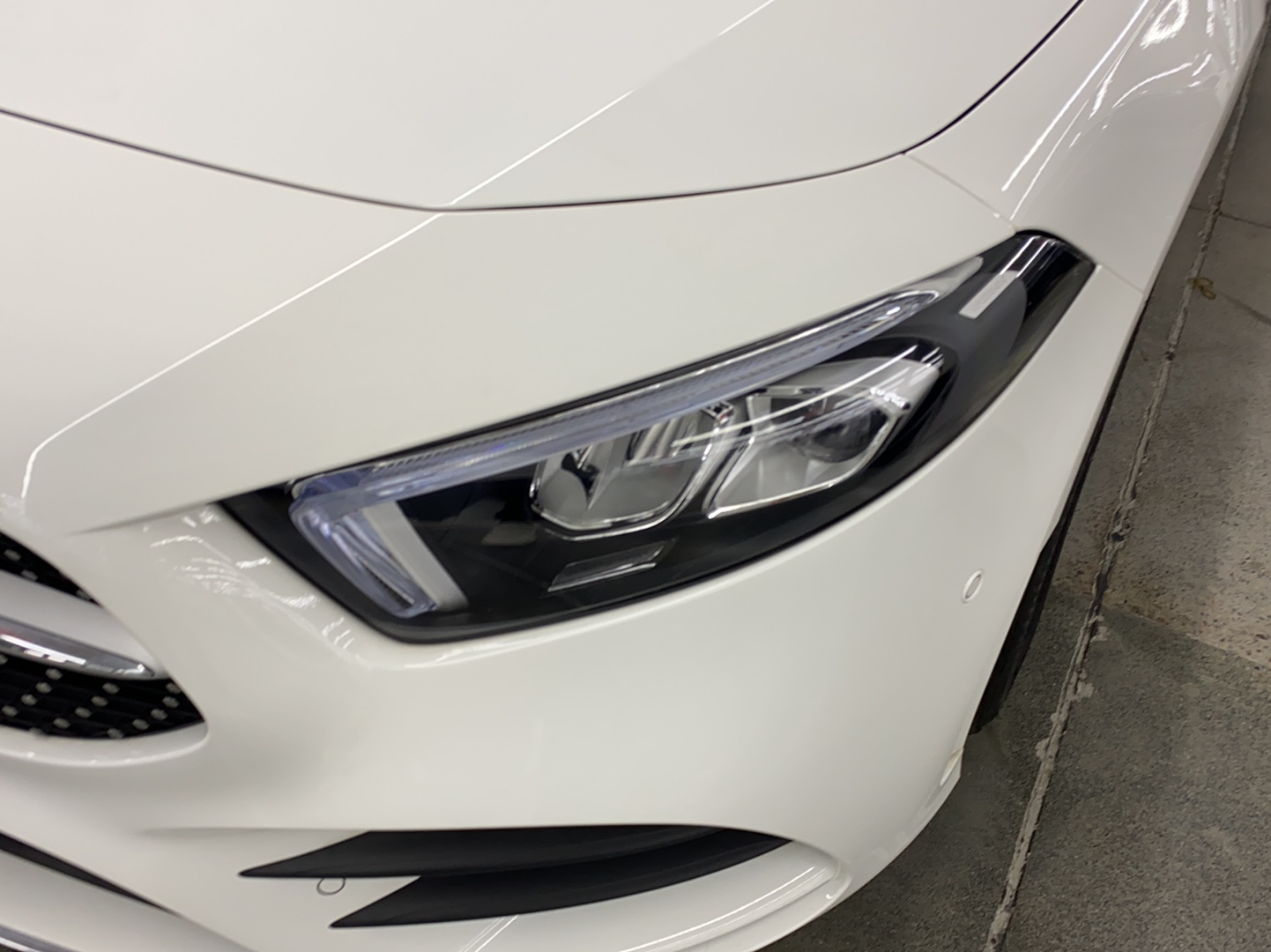 奔驰A级 2022款 改款 A 200 L 运动轿车时尚型