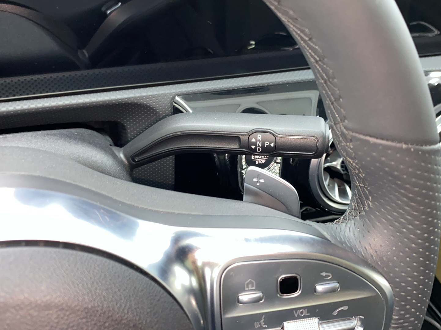 奔驰A级 2022款 改款 A 200 L 运动轿车时尚型