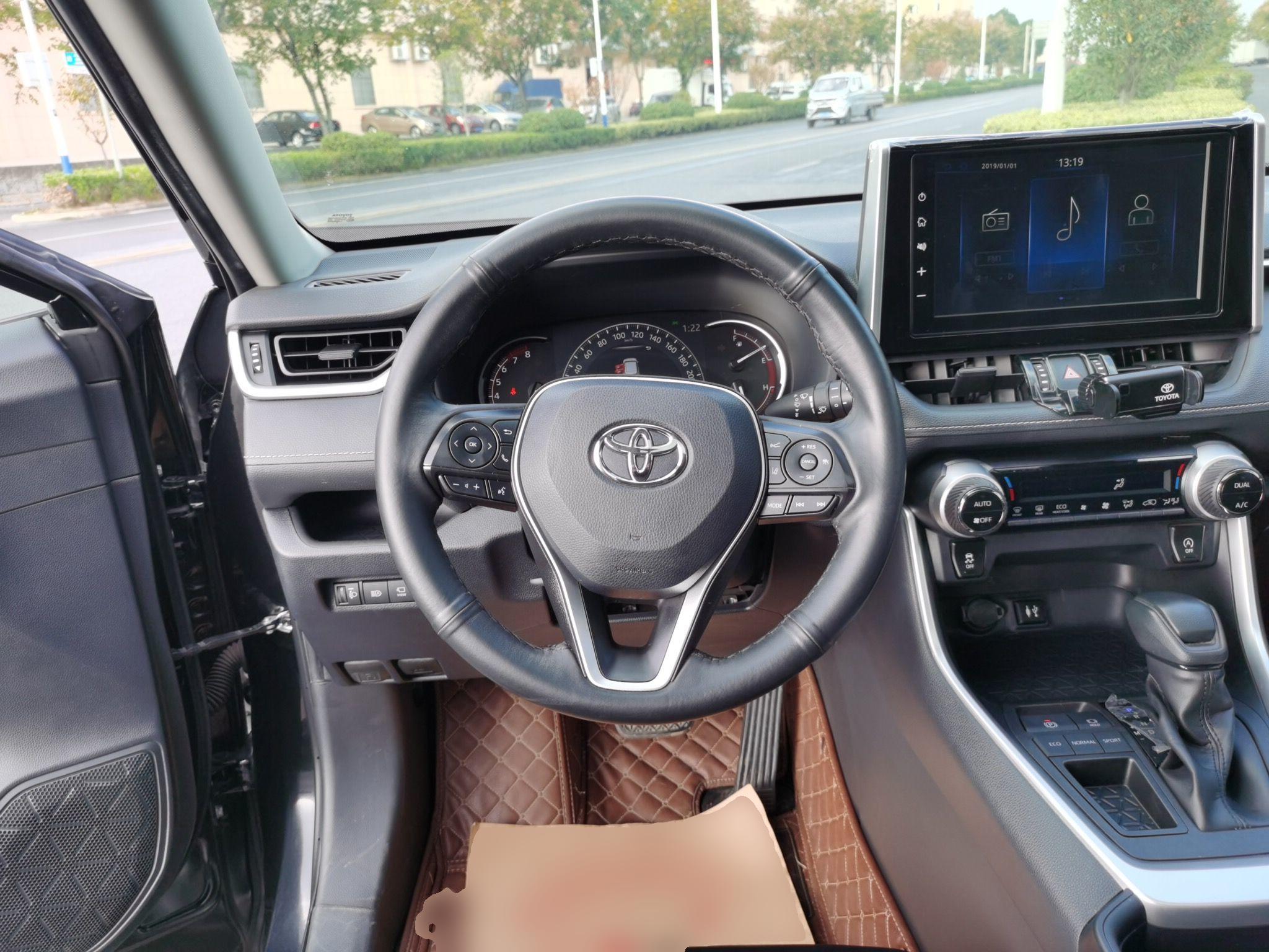 丰田 RAV4 2020款 2.0L CVT两驱风尚版