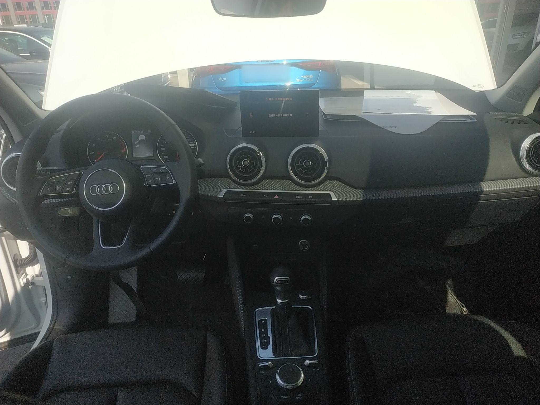 奥迪Q2L 2022款 35 TFSI 进取致雅型