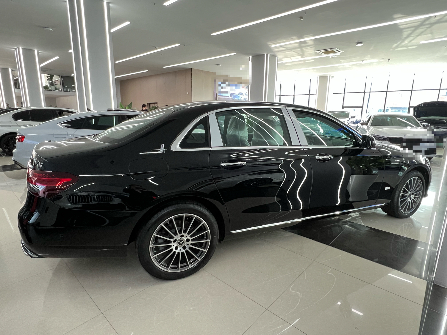 奔驰E级 2022款 E 260 L