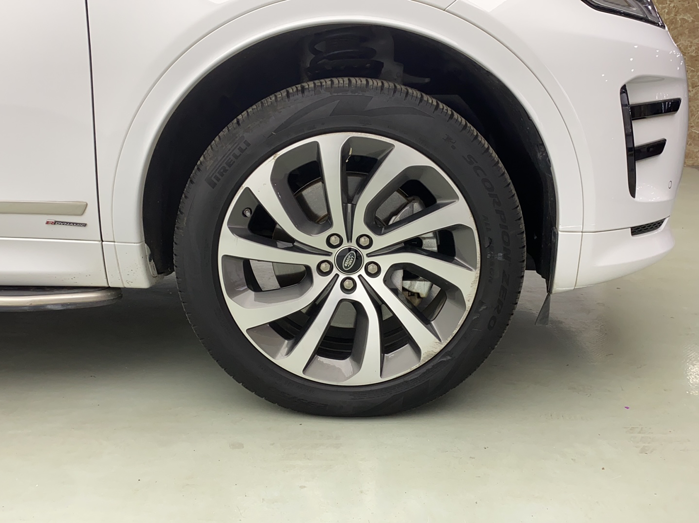 路虎 发现运动版 2020款 249PS R-Dynamic 性能版