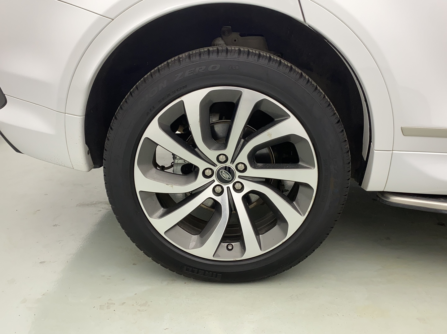 路虎 发现运动版 2020款 249PS R-Dynamic 性能版