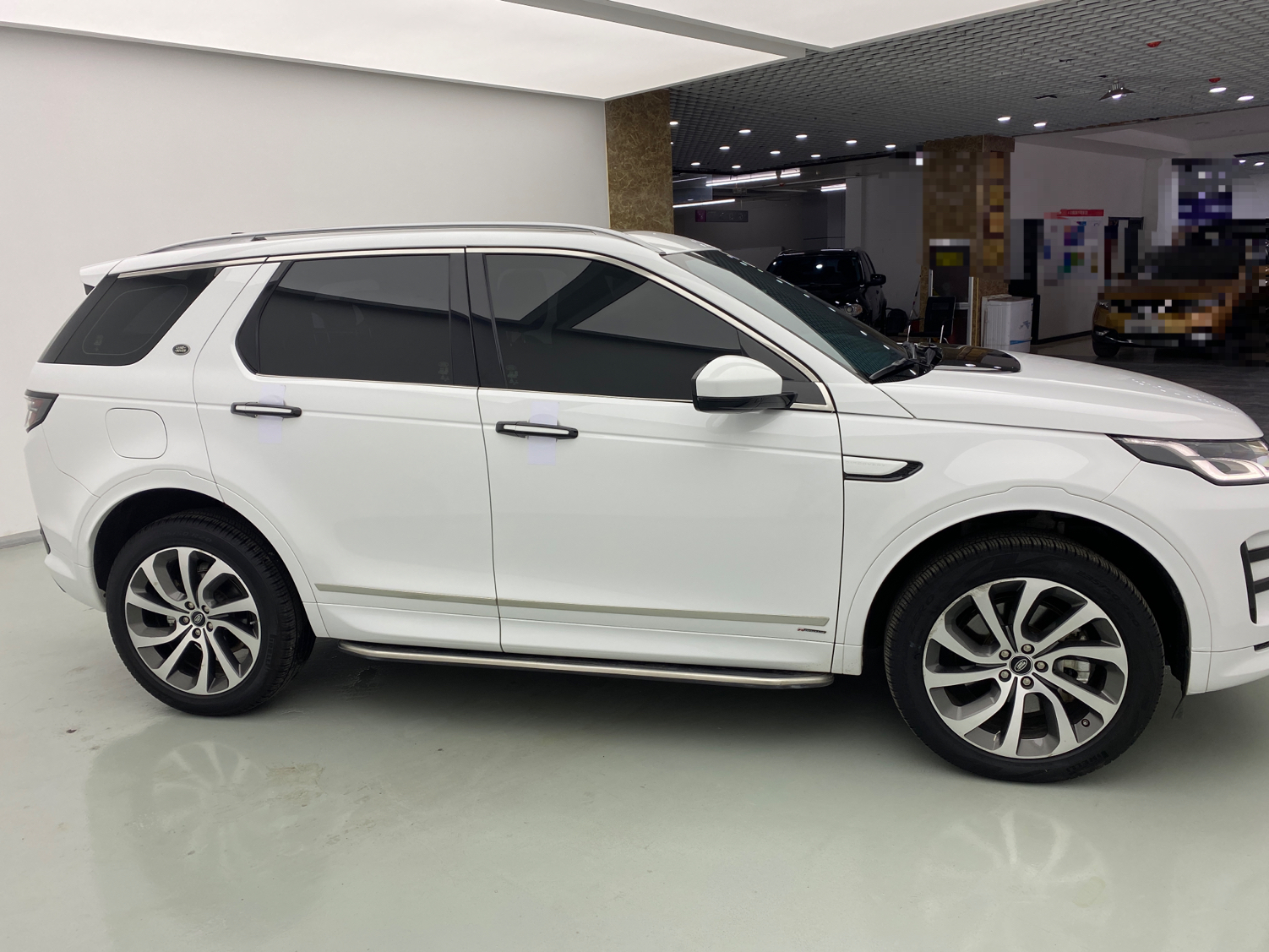 路虎 发现运动版 2020款 249PS R-Dynamic 性能版