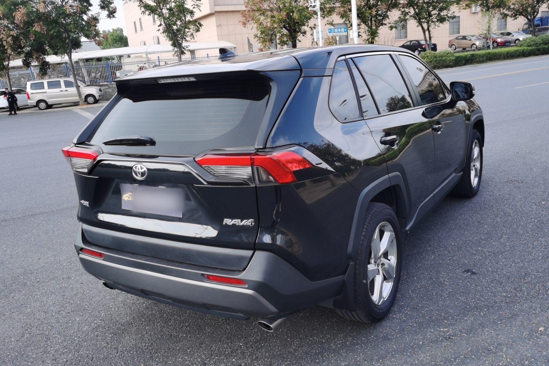 丰田 RAV4 2020款 2.0L CVT两驱风尚版