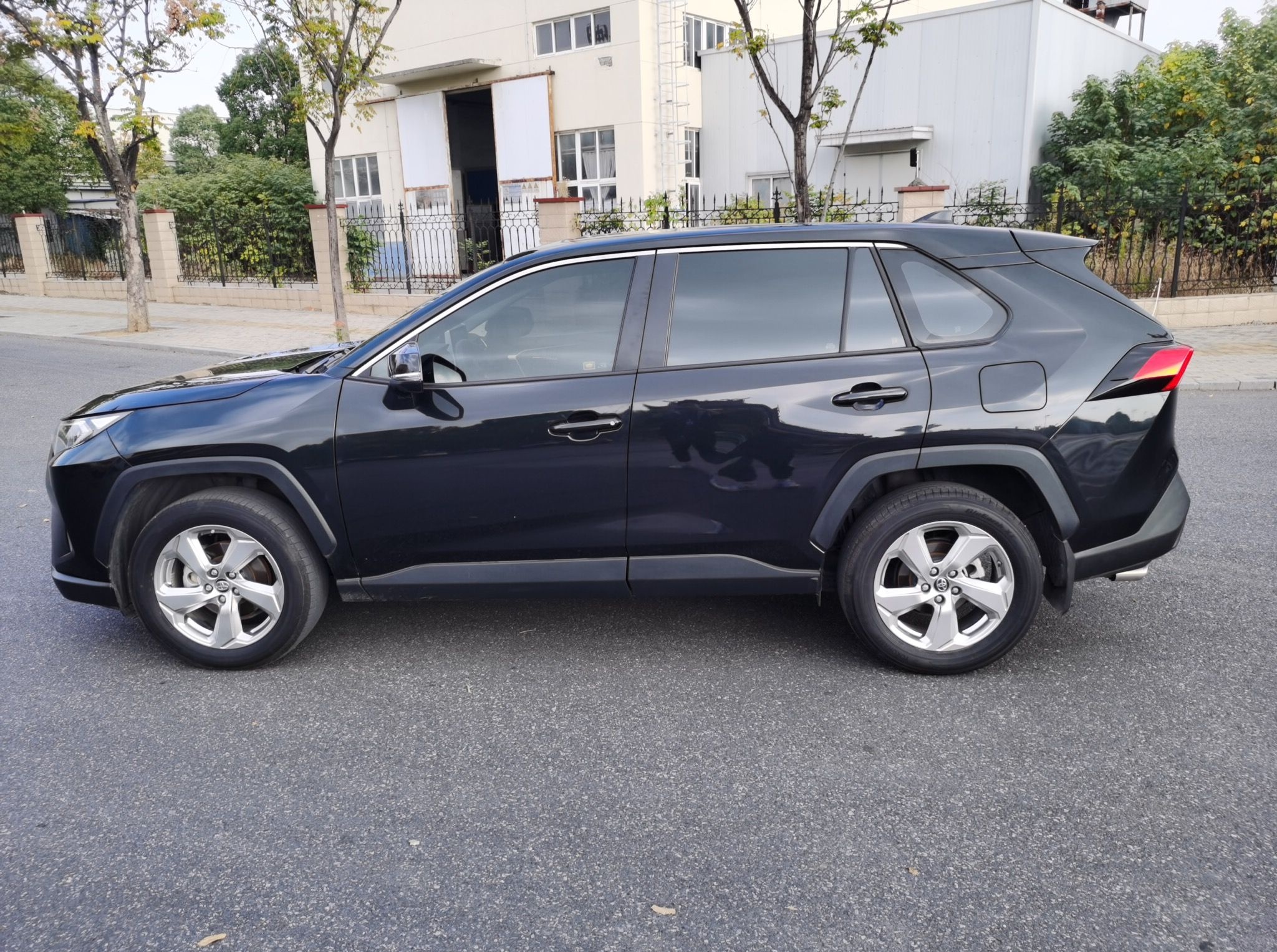 丰田 RAV4 2020款 2.0L CVT两驱风尚版